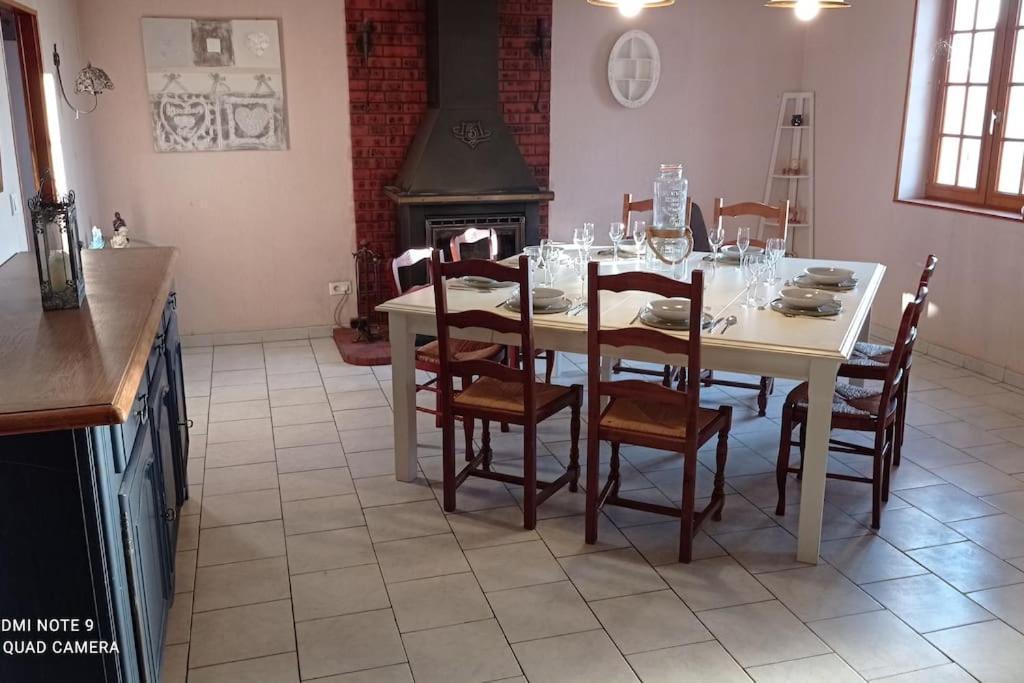 Maison De Ferme Au Calme Jusqu'A 10 Personnes Gannay-sur-Loire المظهر الخارجي الصورة
